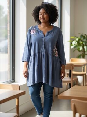 3x Embroidered Natural Reflections Top NWT